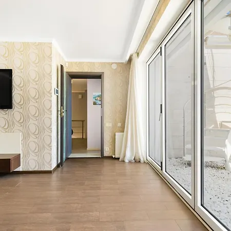 Relax House *